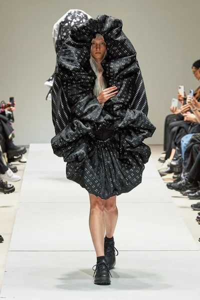 Look 2